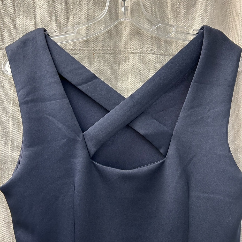 TAHARI /NAVY BLUE SHEATH DRESS V-NECK/ CRISS CROSS BACK/ SIZE 10 - Picture 3 of 10